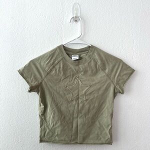 Bershka tiny crop top/babytee in khaki with star patch
